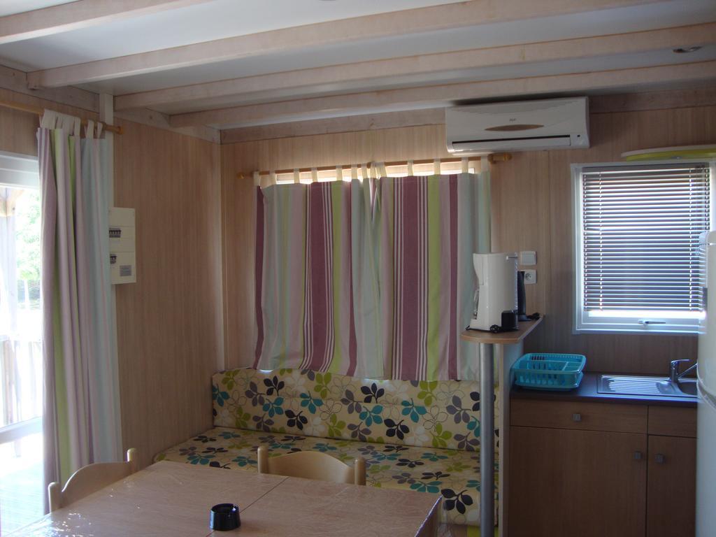 Camping Residence Chalet La Pomposa Terrazzoni Bonifacio  Pokój zdjęcie